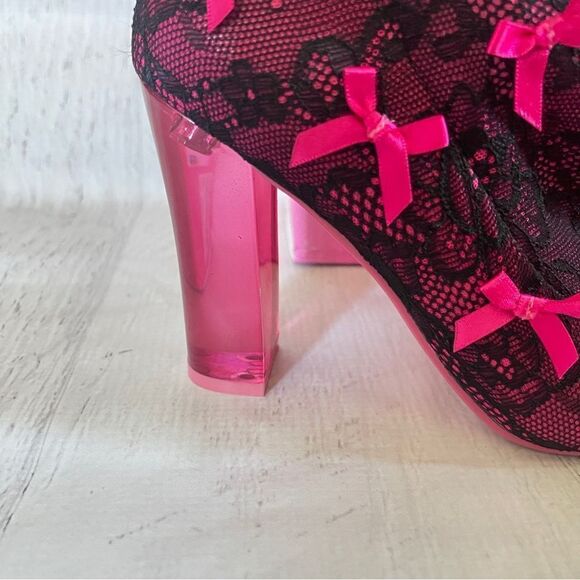 NIB Sugar Thrillz rubine portrait mode black and pink lace booties Sz 7 - Picture 4 of 8